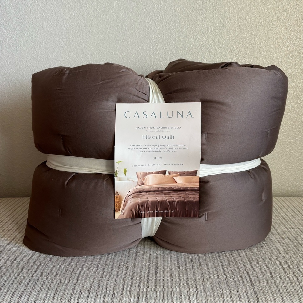Casaluna Chocolate Brown Blissful Quilted King Blanket